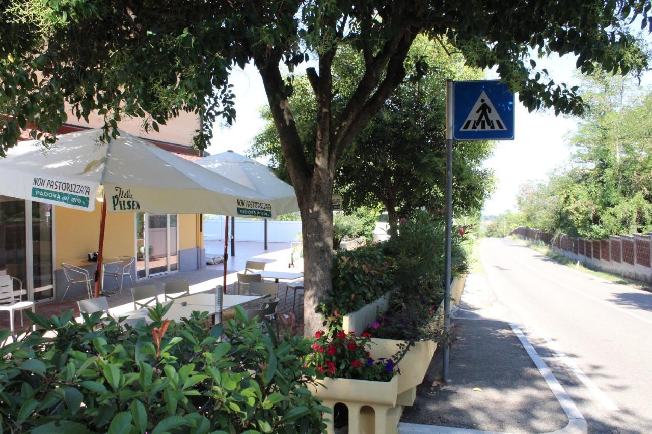 Hotel La Locanda Di Montecatone Имола Екстериор снимка